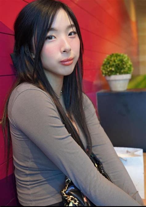 Elle Lee: The Rising Star You Need to Know - Perfectley