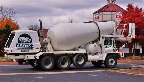 File:Oshkosh Clayton Concrete mixer.jpg - Wikimedia Commons