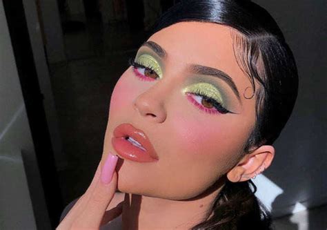 4 Eye Makeup Trends to Try this Monsoon | Femina.in