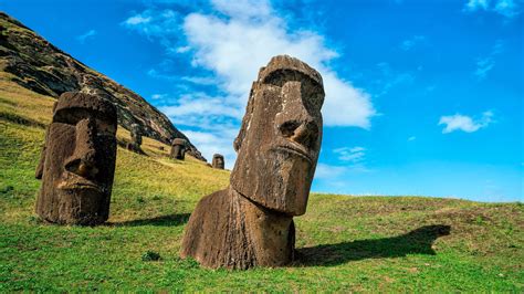 rapa nui eastern island isla de pascua #statue national park rapa nui ...