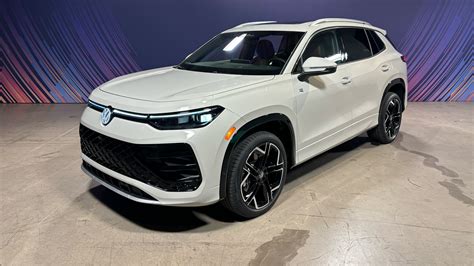 2025 Volkswagen Tiguan's 8 cool things - Automotive News