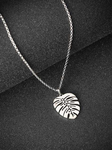 Engraved Leaf Oxidised Silver Pendant Necklace – Priyaasi