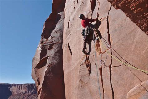 Trad is rad: clean climbing | Picos-Guides