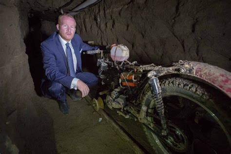 Chris Bucktin in Mexico on the trail of drug baron 'El Chapo' - Mirror ...