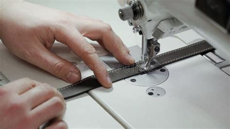 Hand Tailoring Machine 的图像结果