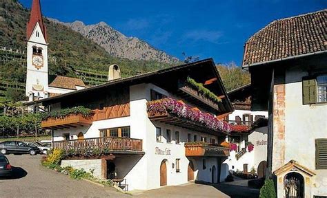 GARNI AN DER LEIT (Lagundo) - Hotel Reviews, Photos, Rate Comparison ...