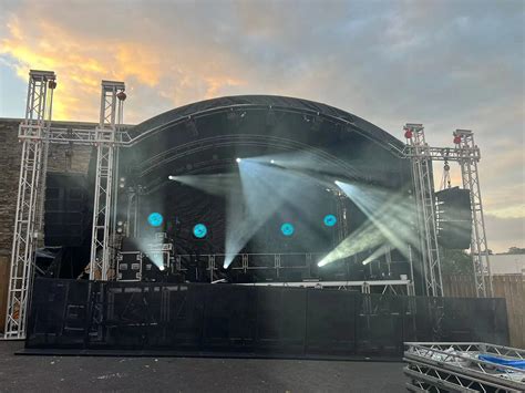 Outdoor Curved Roof Truss System Event Stage Podium Aluminum Truss System Concerts Stage ...