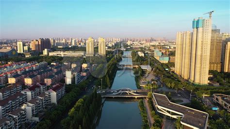 昆山市青淞中心河：流水潺潺，岸绿景美