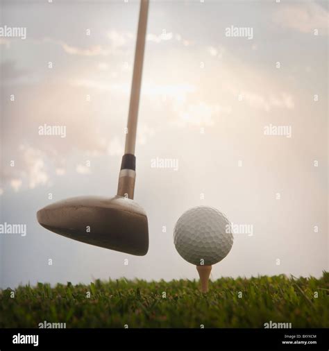 Golf Ball and Tee 的图像结果