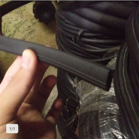 Jual Karet Lis U jepit untuk helem ataw pintu mobil ukuran 1,5 cm ...