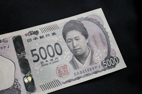 Japan Likely Spent Extra $13.5 Billion to Prop Up Yen Friday - Bloomberg