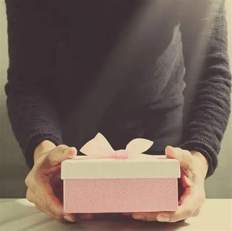 都收到了什么礼物最新素材