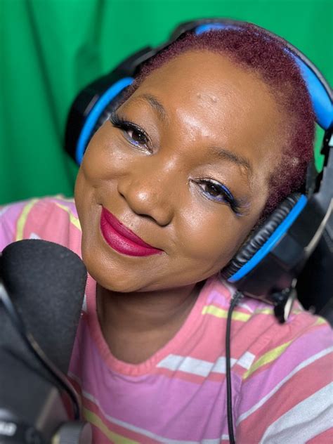 Meet Cameshia Reviews | Blogger/podcaster - SHOUTOUT DFW