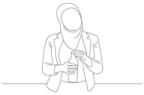 Muslimische Geschäftsfrau, die eine Flasche Wasser hält Eine ...