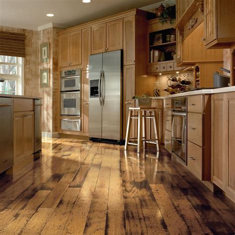 This Distressed Engineered Wood Flooring is gorgeous! 🙌Who else loves ...