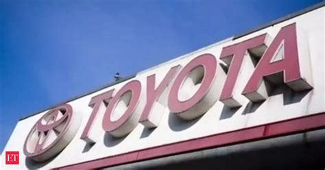 Toyota to start fixing faulty US pedals after mass recall - The ...