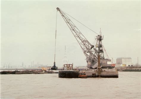 Haringvliet - Grab dredgers | Dredgepoint