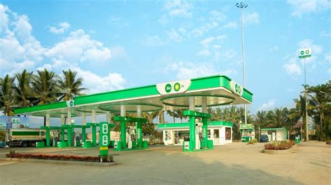 Jio-bp launches first petrol pump providing multiple fueling, retail ...