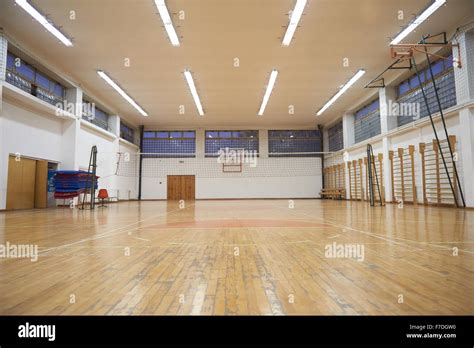 Gym/School 的图像结果