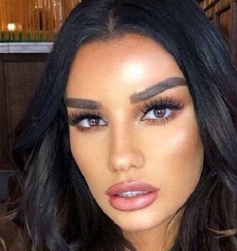 Model Ruby Mae 的图像结果