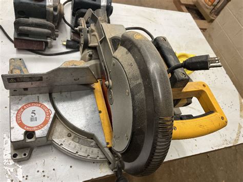 Dewalt Model DW705 Compound Miter Saw