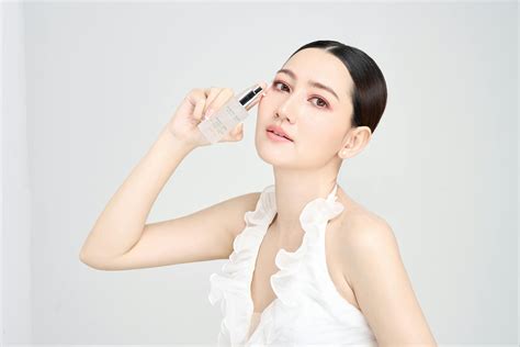 Is It Winter Acne or Dehydration Breakouts? A Dermatologist’s Checklis