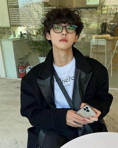 Men Haircut Curly Hair, Asian Haircut, Wavy Hair Men, Boys With Curly ...