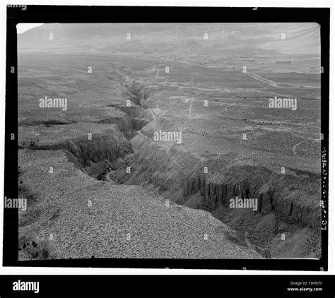 OWENS RIVER GORGE LOOKING NORTHEAST - Los Angeles Aqueduct, From Lee ...