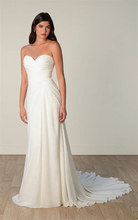 Strapless A-Line Chiffon Wedding Dress with Sweetheart Neckline