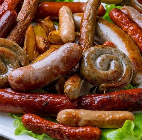 Sausage vs Bratwurst - What's the Differences?