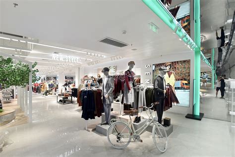 森马全国首家新形象时尚设计概念店开业 看到了深度消费洞察_搜铺新闻