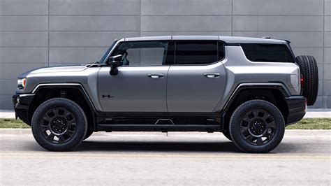 2026 GMC Hummer EV SUV Review: Expert Insights, Pricing, and Trims
