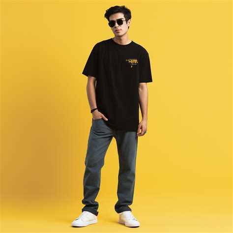 Lord Hanuman Tum Rakshak kahu ko darna Oversized Tshirt – Prabhubhakti