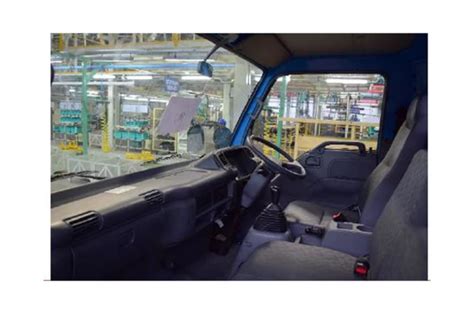 New SML ISUZU SML LCV Trucks 2025 On Road Price, Images, Specs, Mileage ...