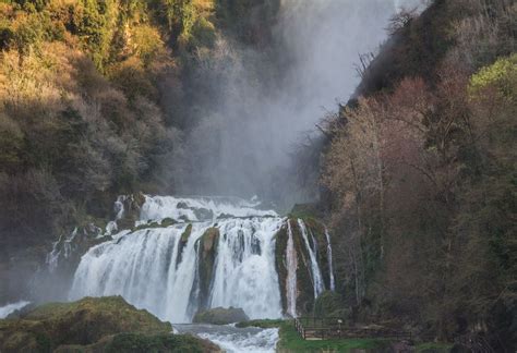Foliage alla Cascata delle Marmore. Viaggio guida a piedi in Umbria ...