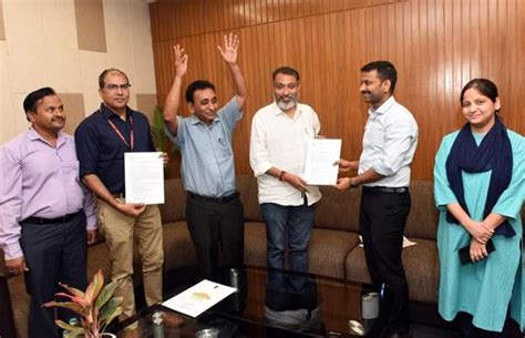 Press Release:Press Information Bureau