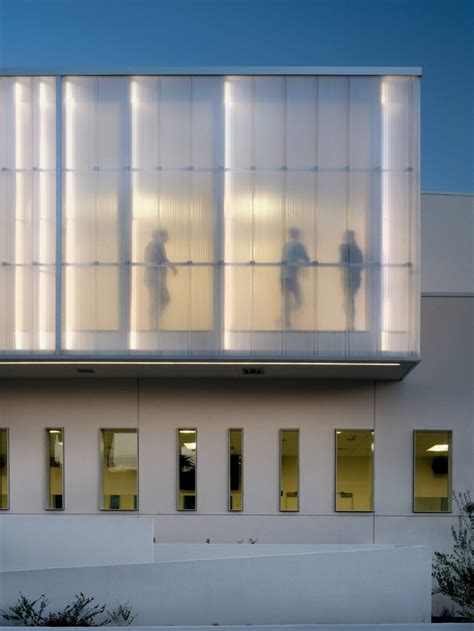 *폴리카보네이트 파사드 로스엔젤레스 아트센터 AUX Architecture clads Los Angeles arts centre in polycarbonate panels ...