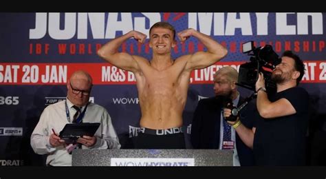 What time is Stephen Clarke vs Jensen Irving tonight? Ringwalks ...