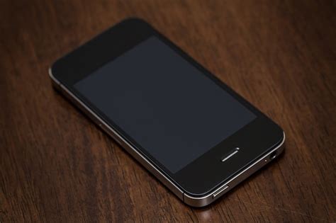 Mobile Phone On Table 的图像结果