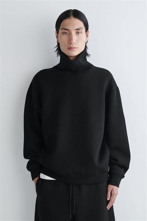 SCUBA FUNNEL-NECK SWEATSHIRT - BLACK | COS