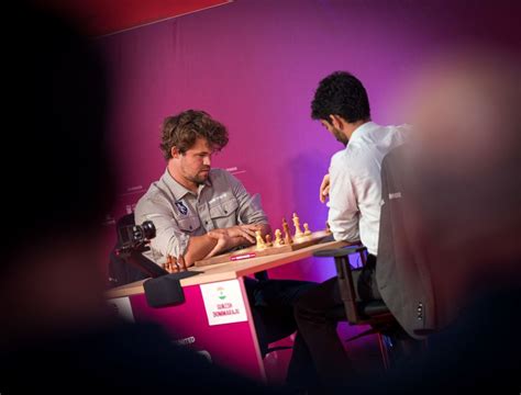 SuperUnited Blitz 2025: Carlsen beats Gukesh, overtakes him and gains ...