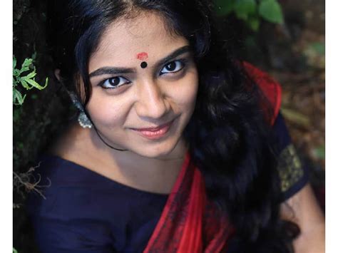 தூக்கம் போச்சு! கேமரா முன்னாடி ஒரு cute GRWM ஜோ பட நடிகை மாலவிகா மனோஜ் ...