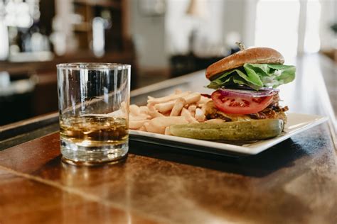 Dining — The Bucks Club