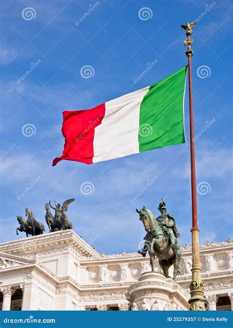 Victor Emmanuel II Monument and Italian Flag, Rome Stock Image - Image ...