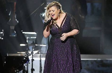 Embracing Your Pear Shaped Body: Style Tips from Bollywood Actresses