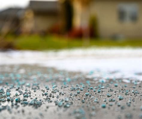 How to apply ice melt - pro tips' for frost-free driveways | Homes and ...