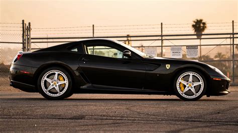 Ferrari 599 GTB Fiorano - specifications, photos, video, review