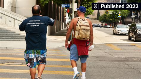 Los Angeles Pedestrians Look Forward to Relaxed Jaywalking Law - The New York Times