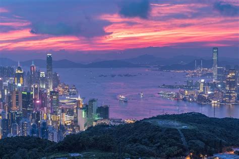 去了香港，终于明白，香港普通人的生活，其实比北漂还困难|洗手间|港币|年轻人_新浪新闻