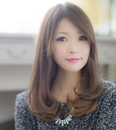 大方形脸适合怎样的中发梨花头图片 适合方型脸的梨花头_发型师姐